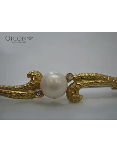 Brooch