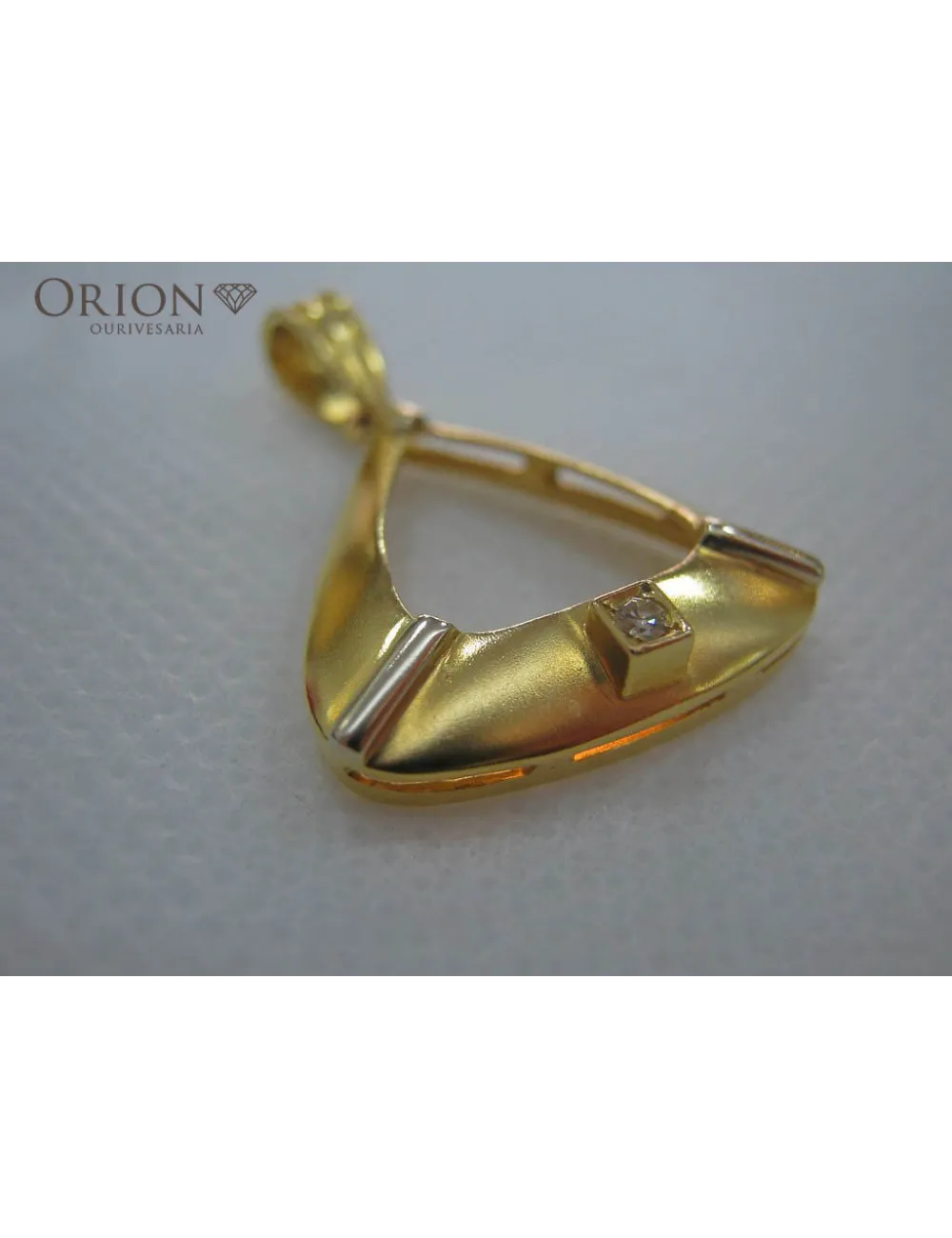 Pendente em ouro usado