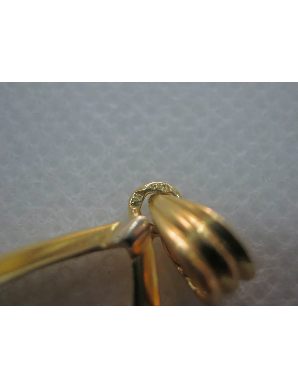 Pendente em ouro usado