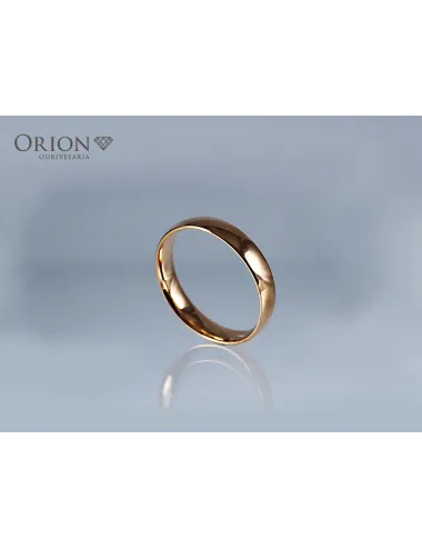 Gold wedding ring