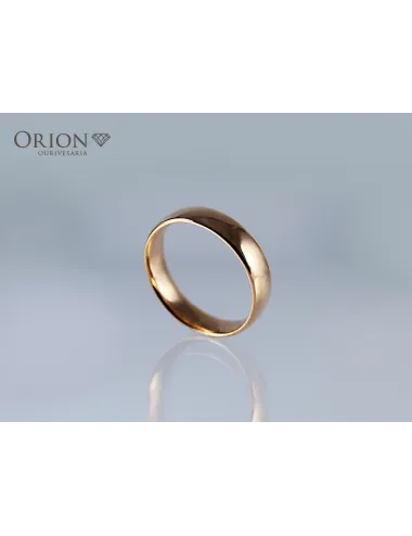 Gold wedding ring