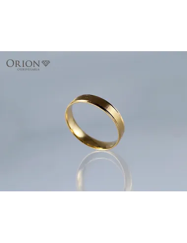 Gold wedding ring
