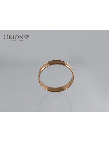 Gold wedding ring