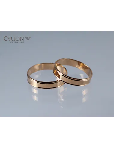 Gold wedding ring