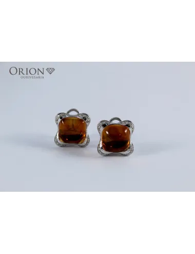 Pre-owned gold earrings