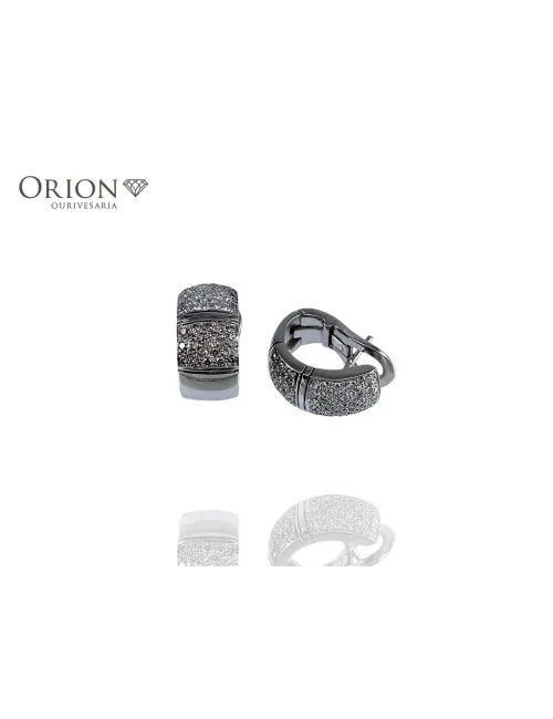 Pre-owned gold earrings