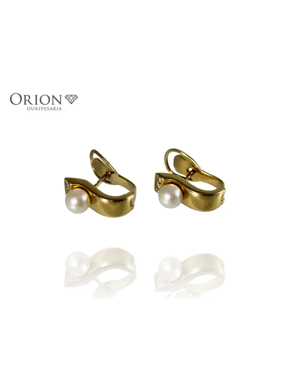Pre-owned gold earrings