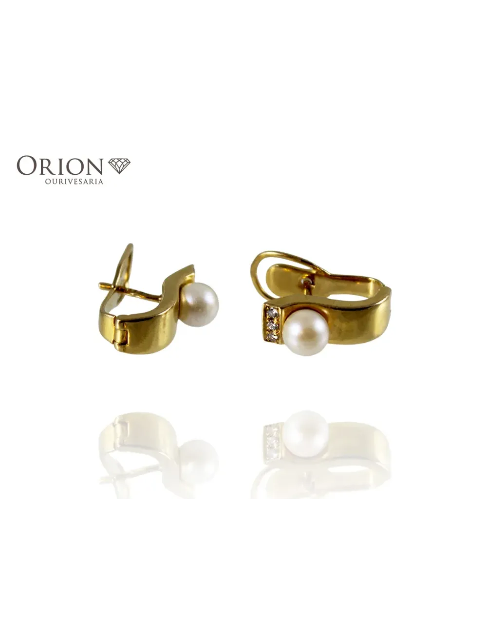Pre-owned gold earrings