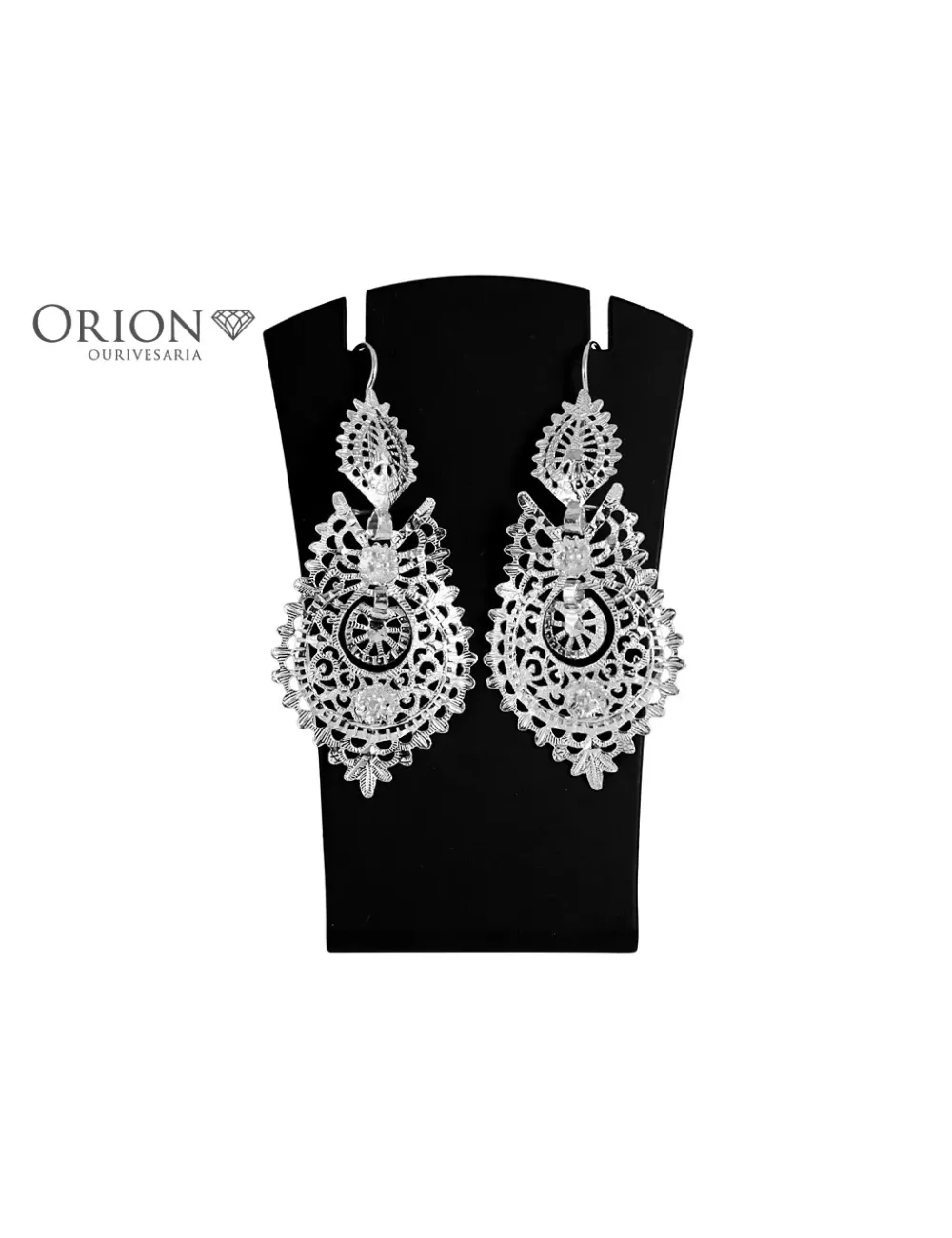Royal-style earrings