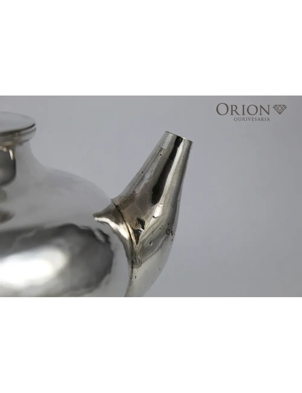 Lisbon Crown Teapot
