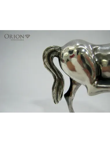 Cavalo em Prata