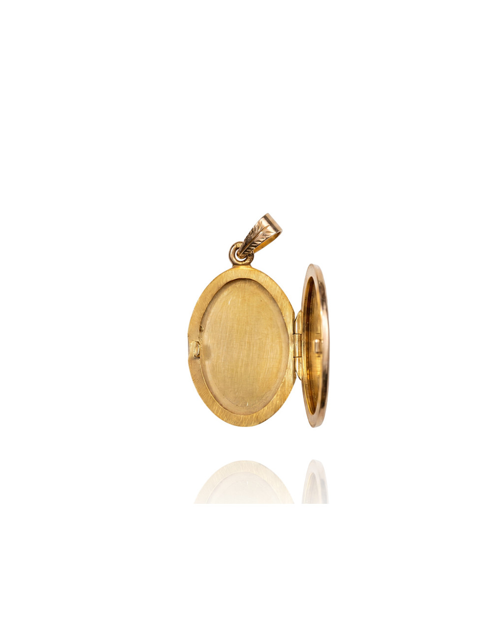 Pre-owned gold pendant